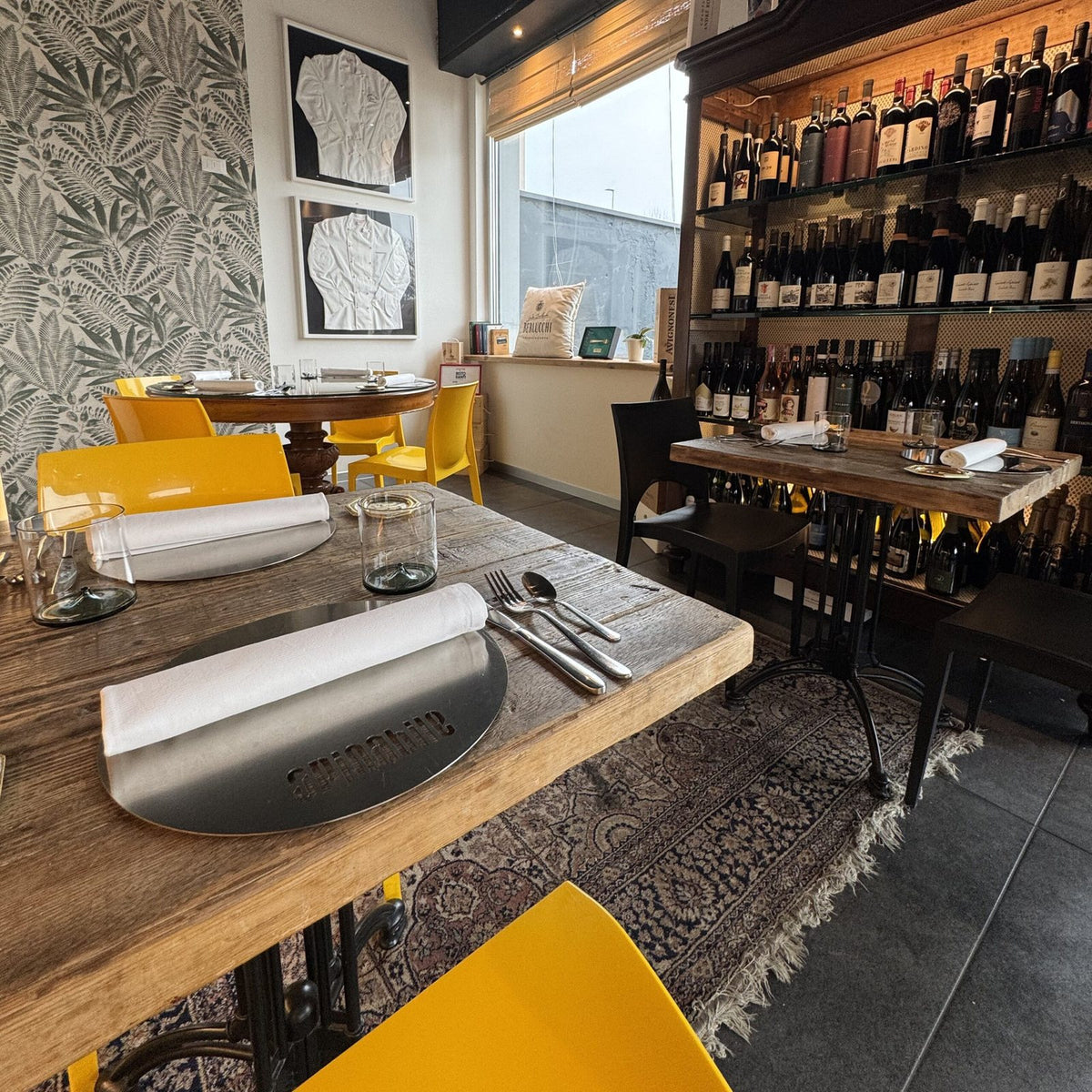 La sala di Opinabile, bistrot e bottega a Brescia